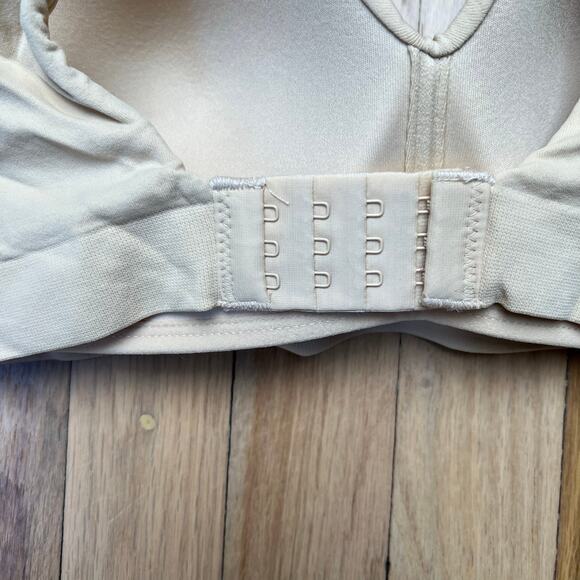 NEW TrueKind Women's M Supportive Comfort Wireless Shaping Bra Beige Nude Cream - Picture 5 of 8